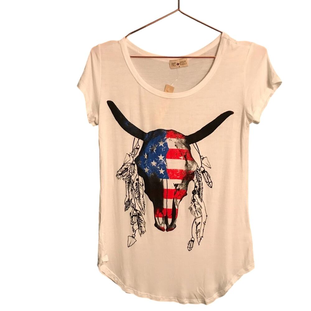 Free Kisses Bull Skull T-Shirt - NWT - Size Small